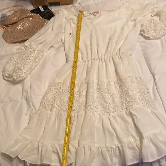 #225 Lace dress  - Picture 8 of 11